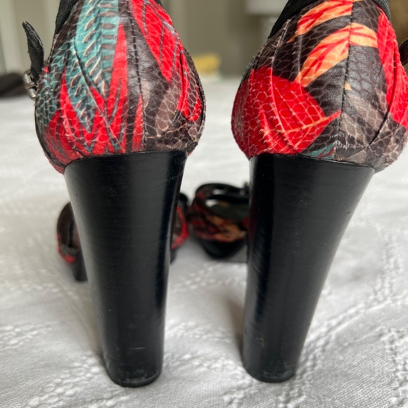 Naught Monkey high heals, ankle strap, size 38 - Picture 4 of 7